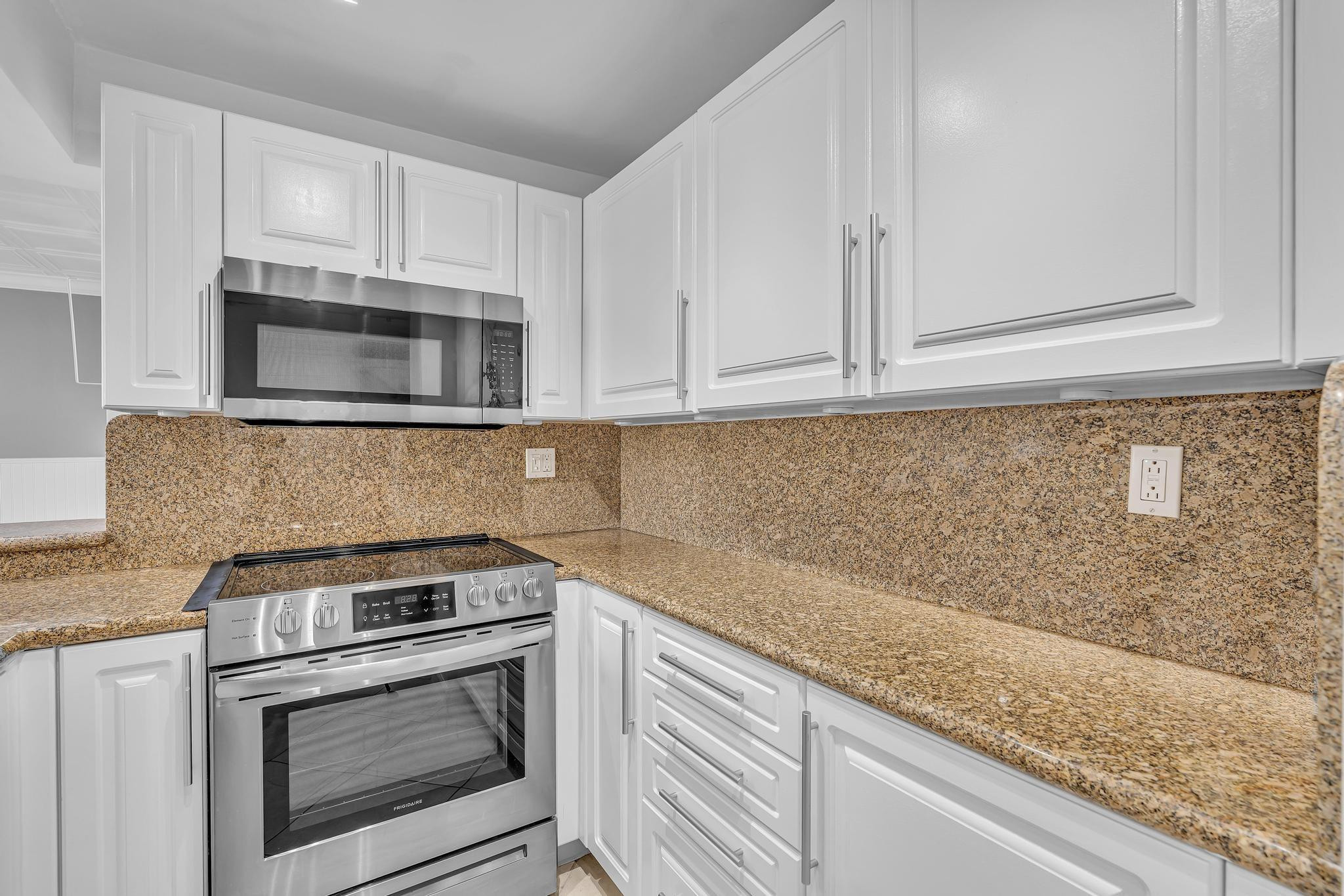 PLAZA 15 CONDO - Residential