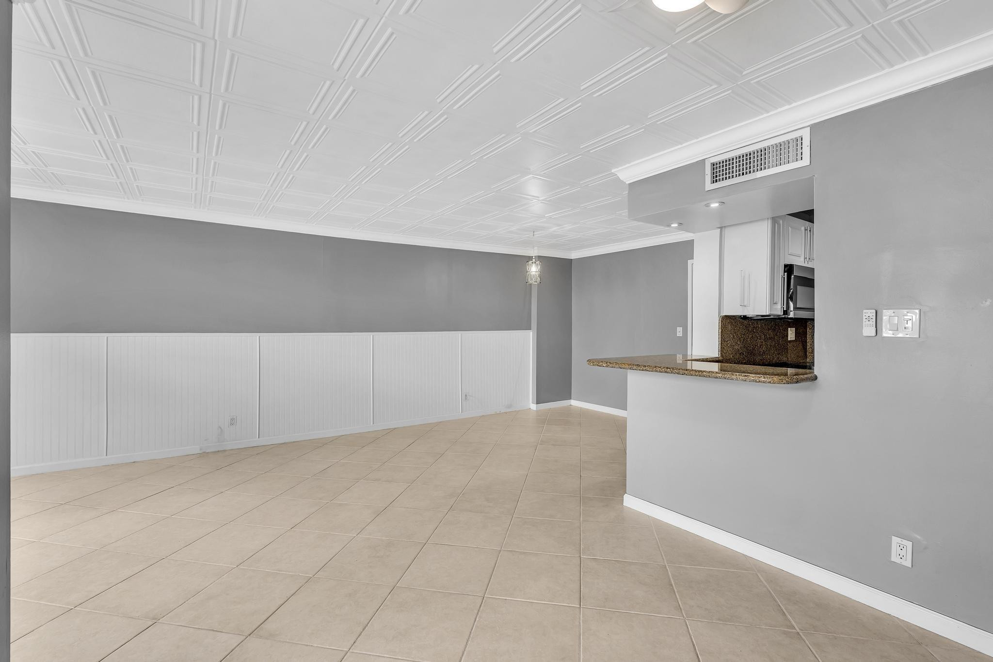 PLAZA 15 CONDO - Residential