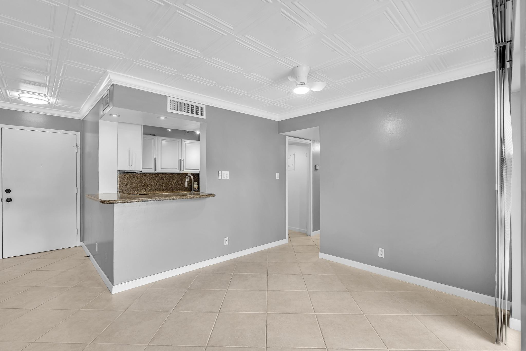 PLAZA 15 CONDO - Residential