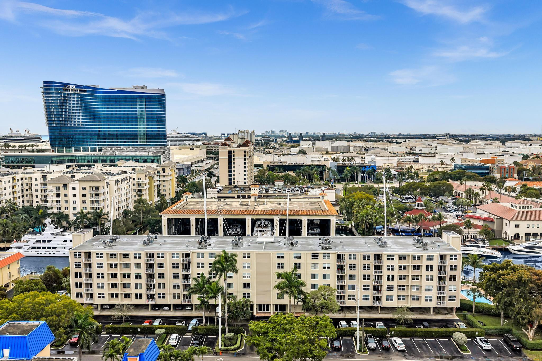 PLAZA 15 CONDO - Residential