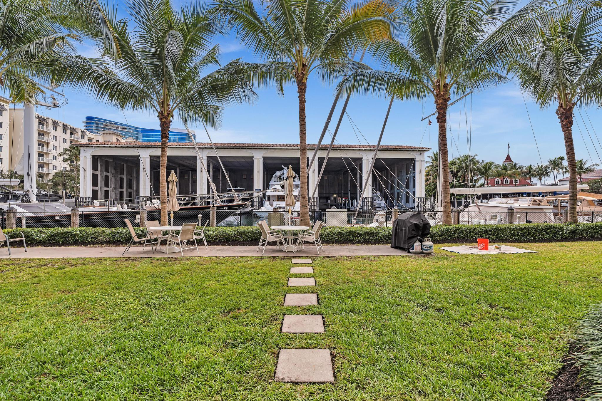 PLAZA 15 CONDO - Residential