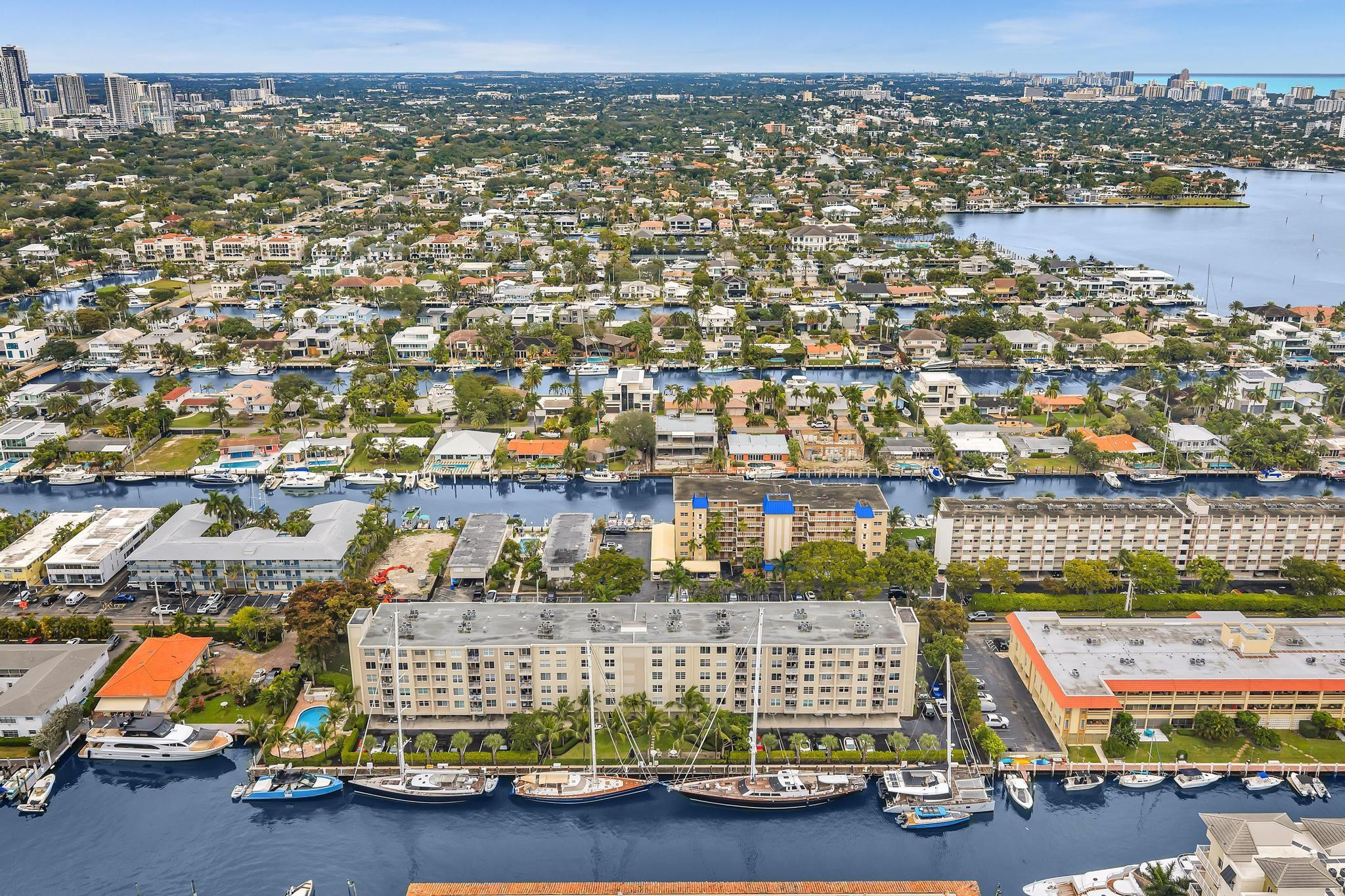 PLAZA 15 CONDO - Residential