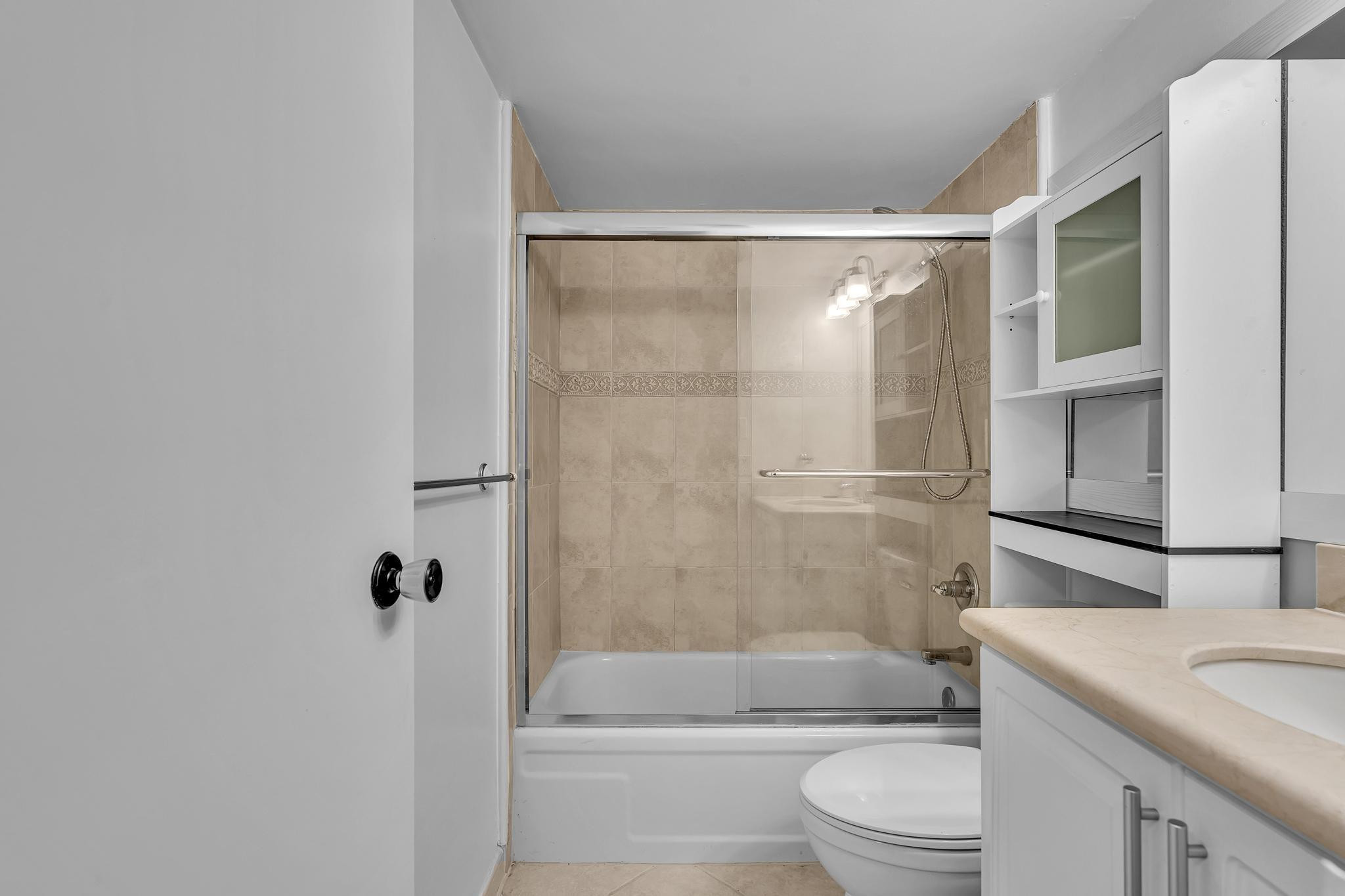 PLAZA 15 CONDO - Residential