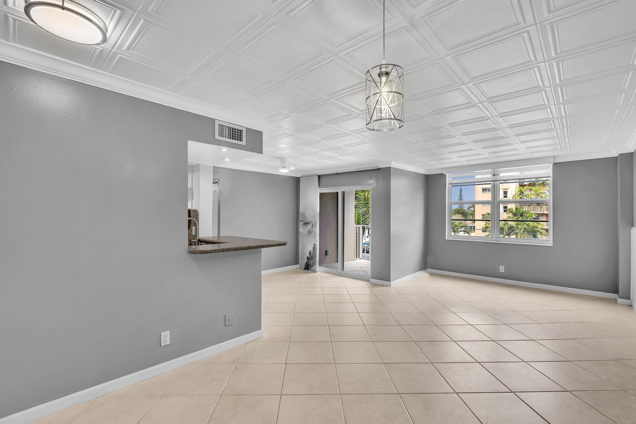 PLAZA 15 CONDO - Residential