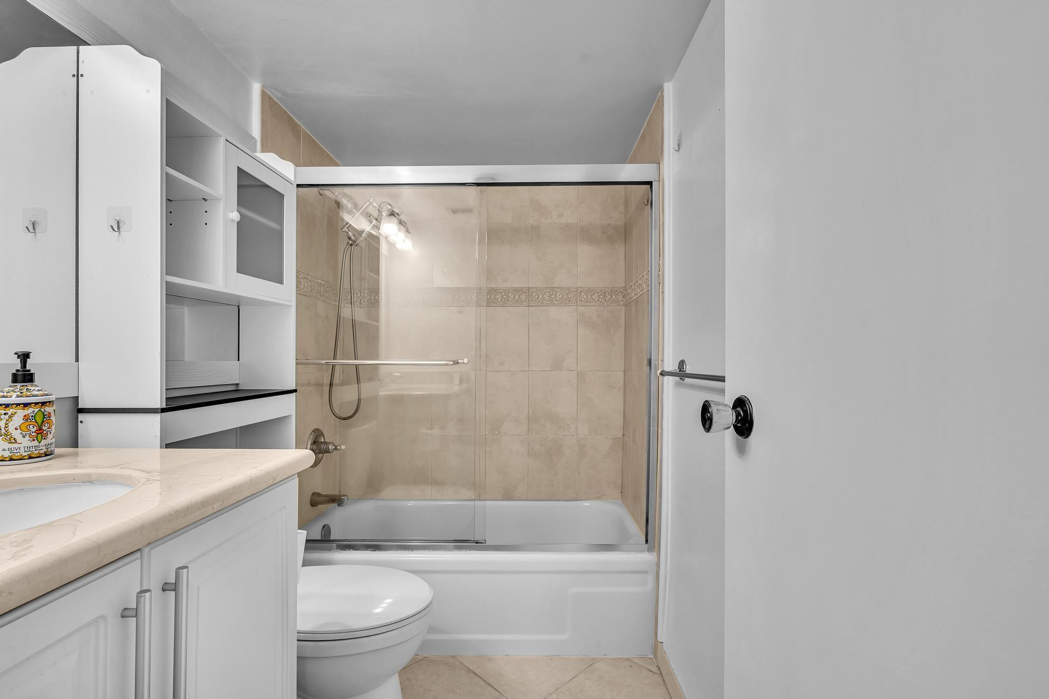 PLAZA 15 CONDO - Residential