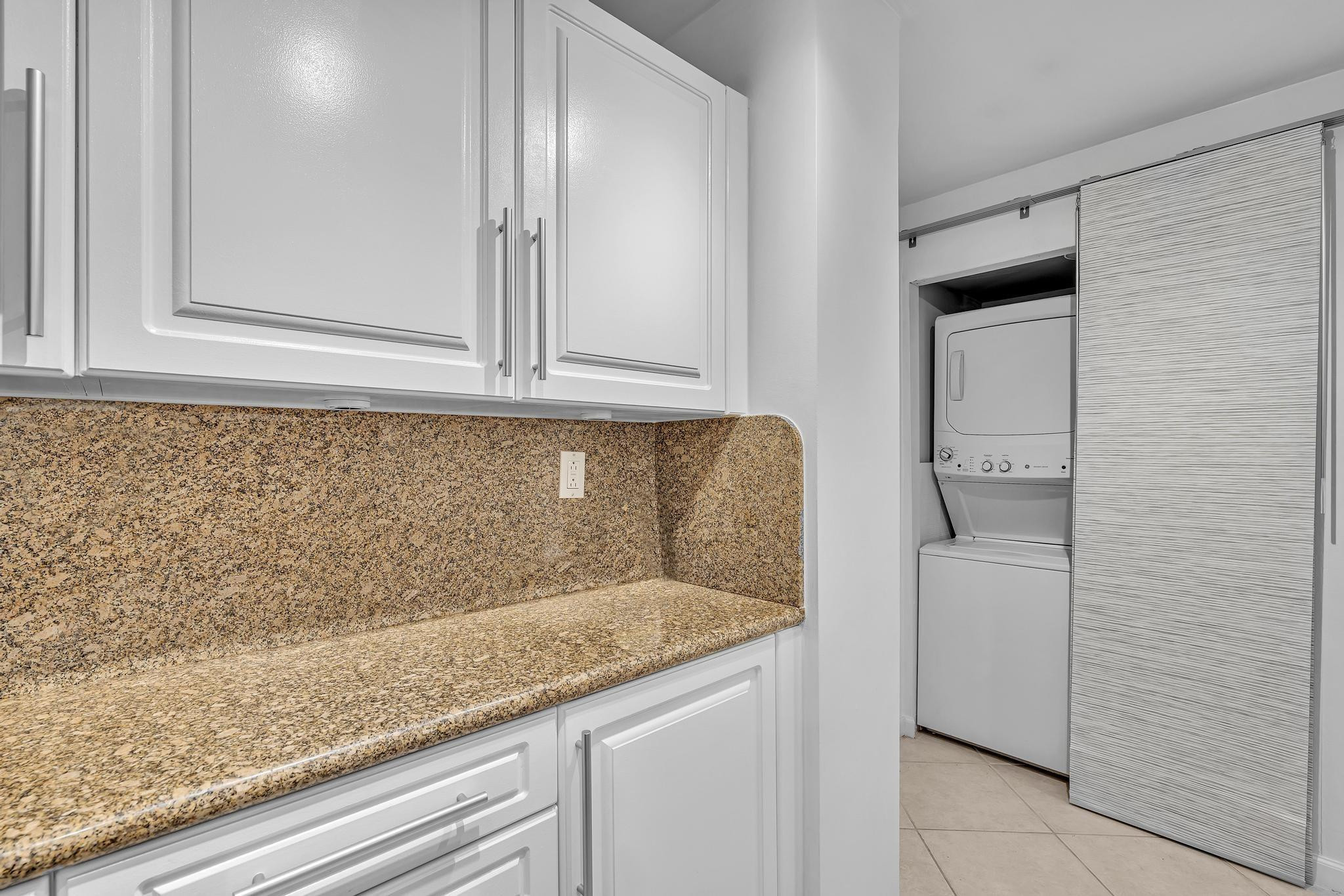 PLAZA 15 CONDO - Residential