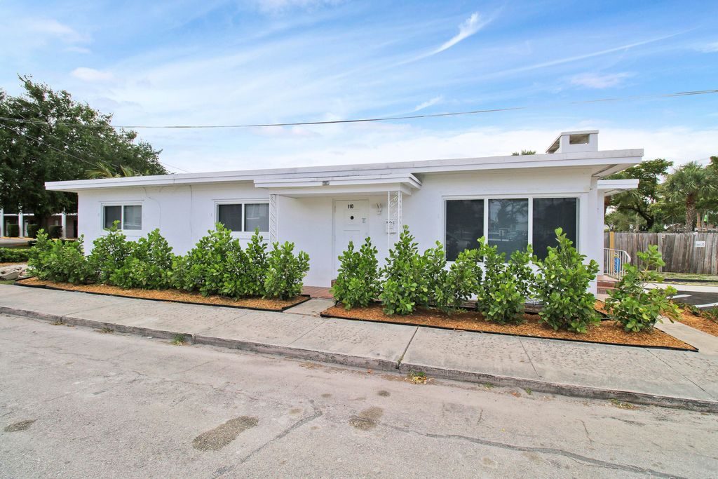 Photo of 110 N C Street, Lake Worth Beach, FL 33460 (MLS # R10977867)