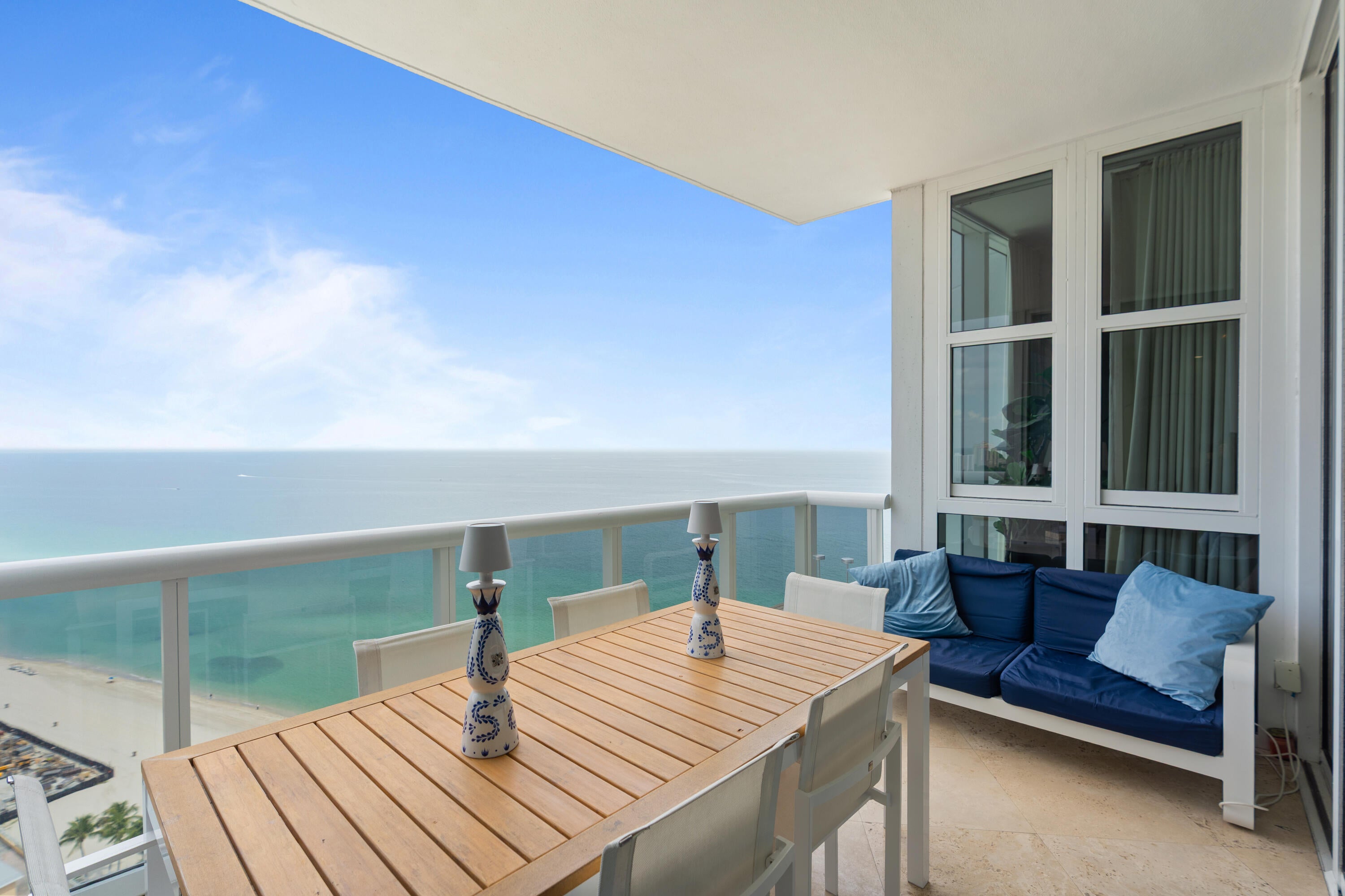 18201 Collins Avenue 3704
