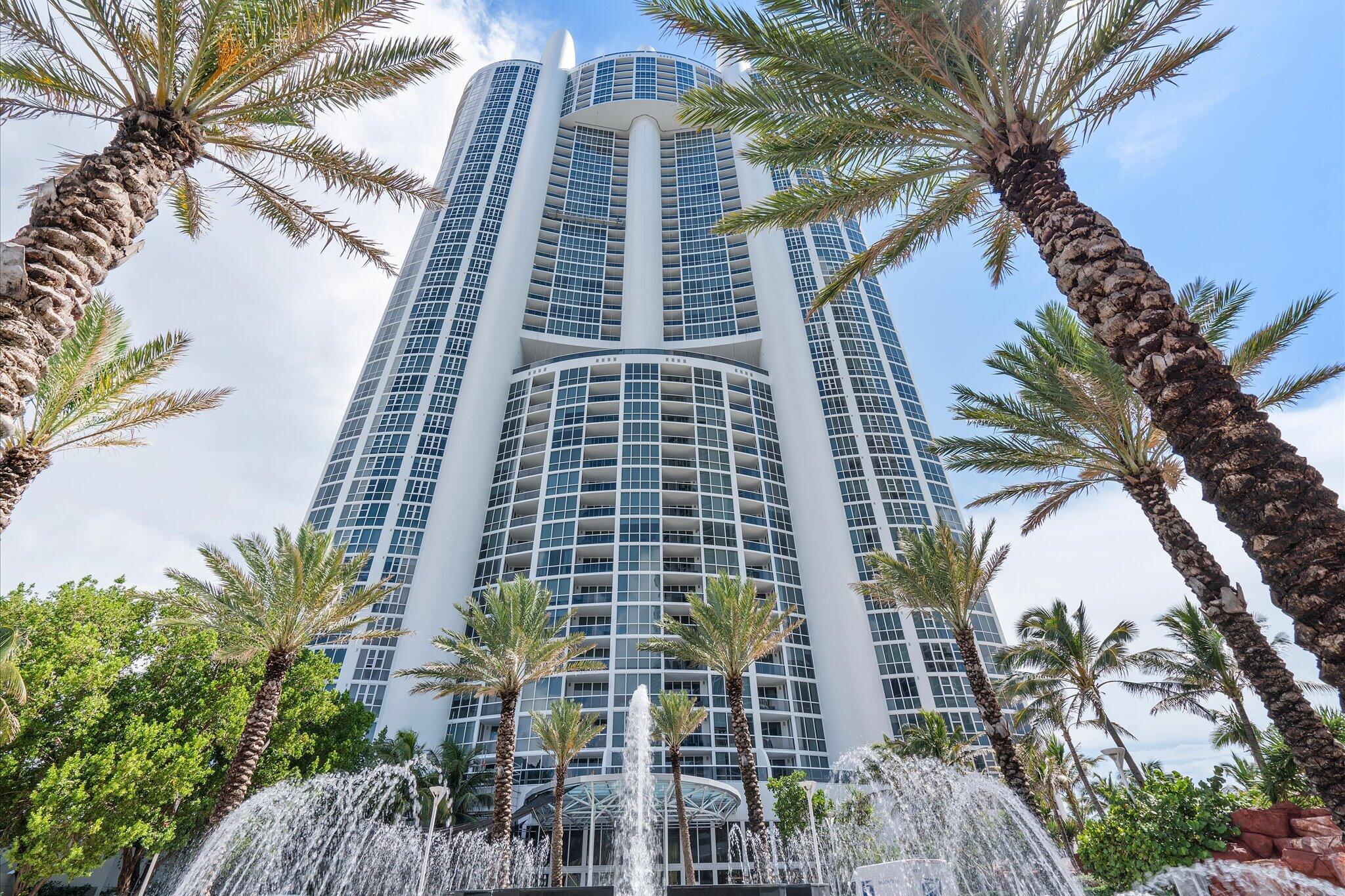 18201 Collins Avenue 3704