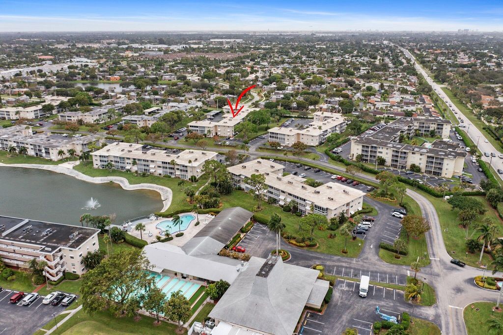 Photo of 2615 N Garden Drive #106, Lake Worth, FL 33461 (MLS # R10944353)