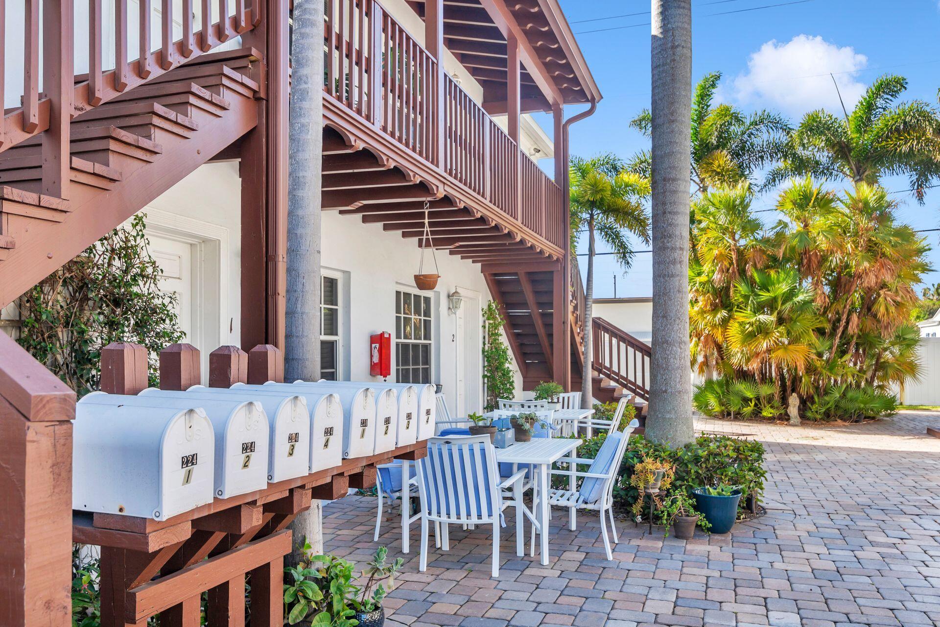 ESTATES OF SOUTH PALM BEACH - Residential