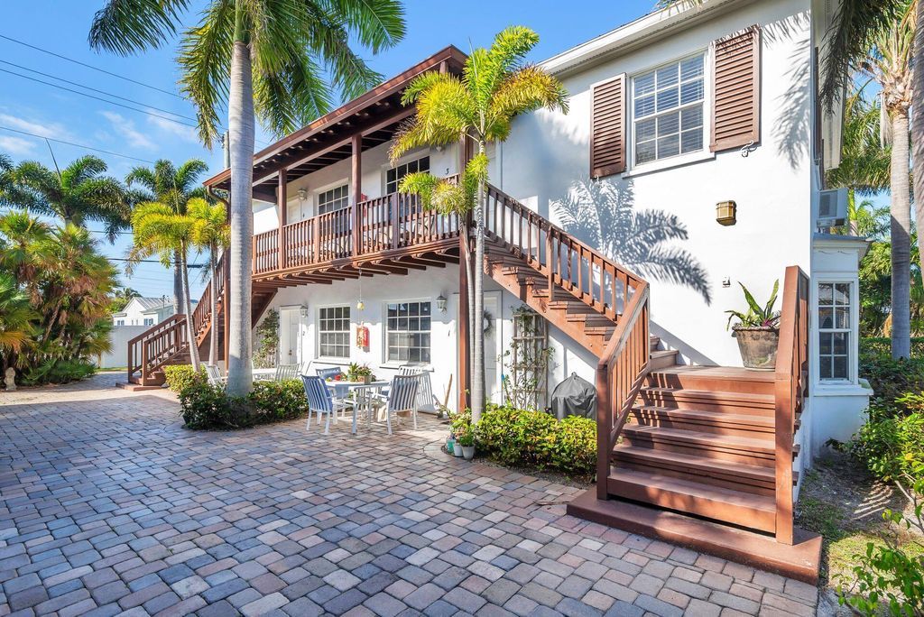 Photo of 224 Conniston Road, West Palm Beach, FL 33405 (MLS # B26029076)