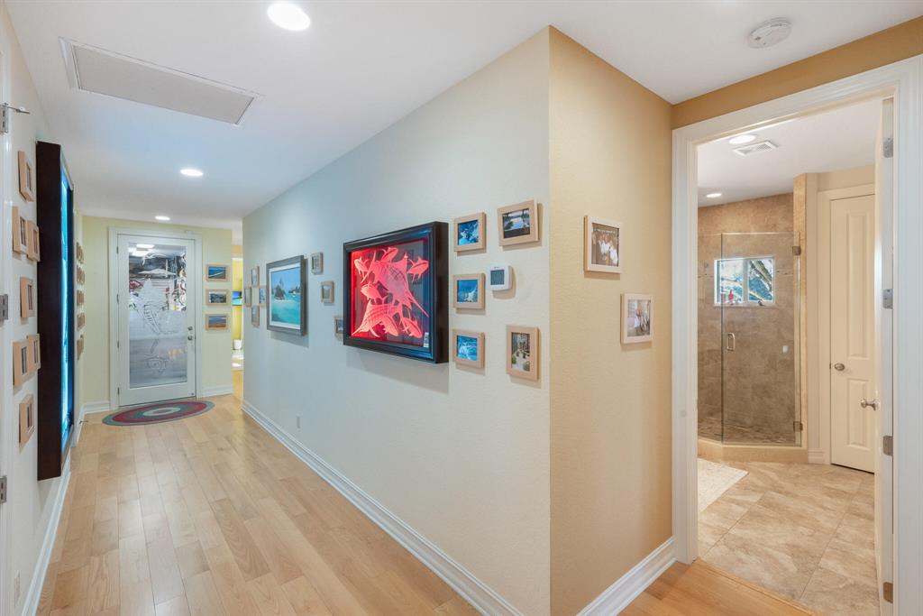 LIGHTHOUSE POINT - Residential