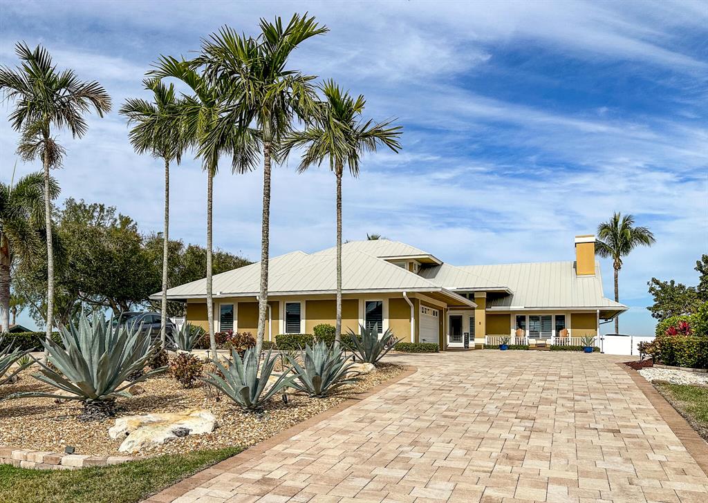 LIGHTHOUSE POINT - Residential