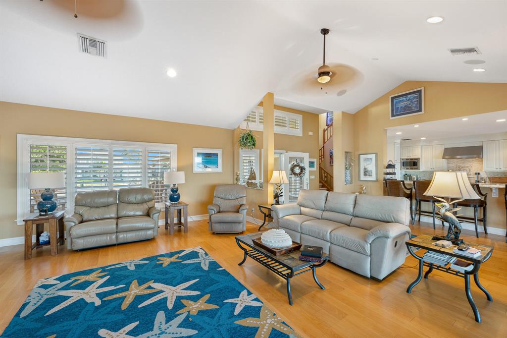 LIGHTHOUSE POINT - Residential