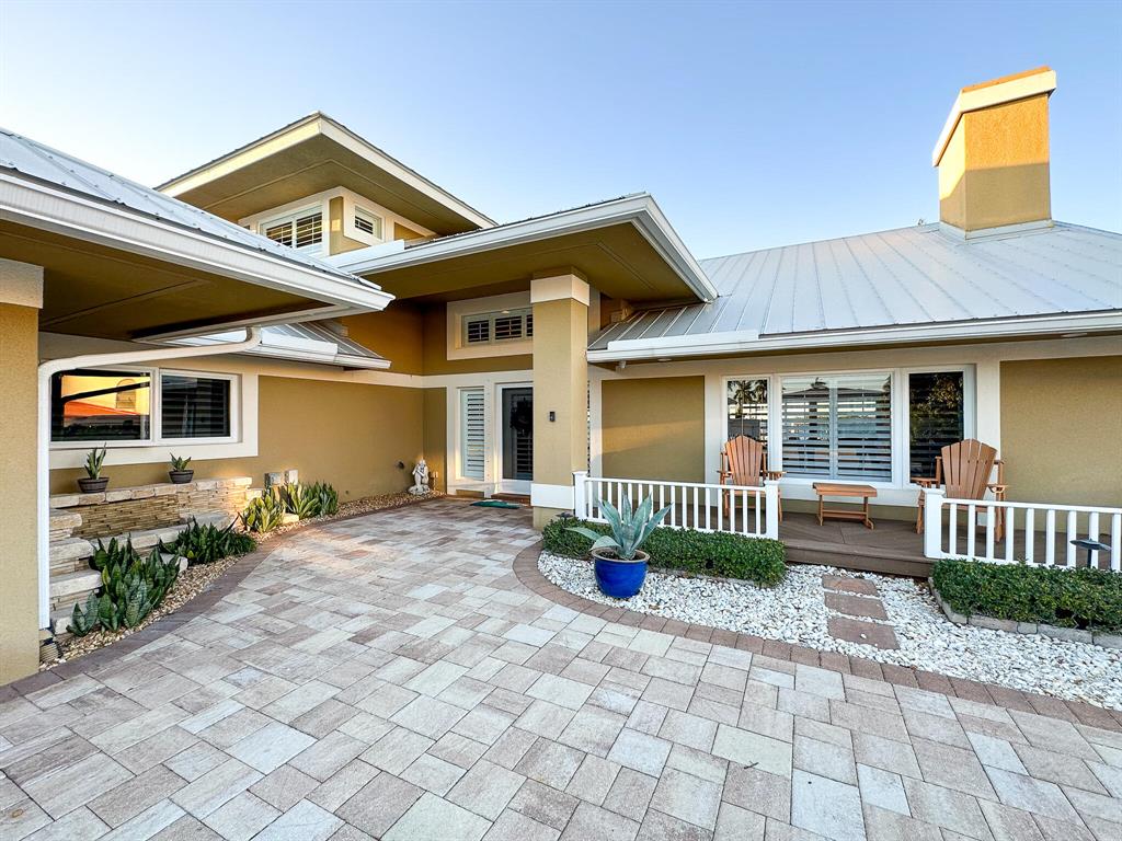 LIGHTHOUSE POINT - Residential