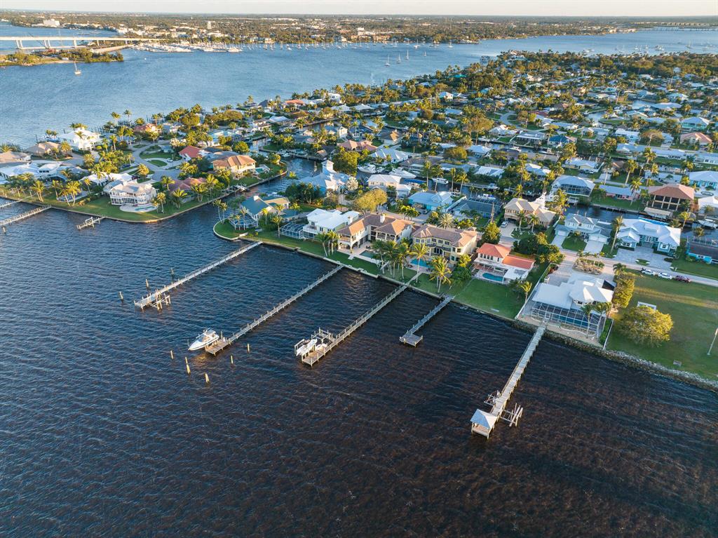 LIGHTHOUSE POINT - Residential