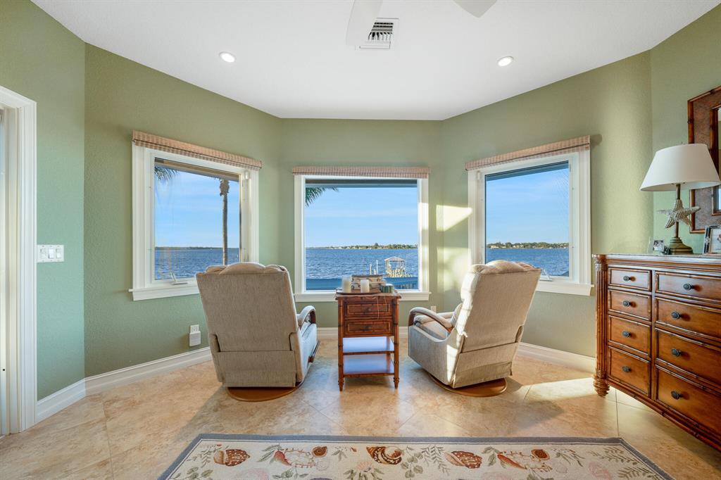 LIGHTHOUSE POINT - Residential