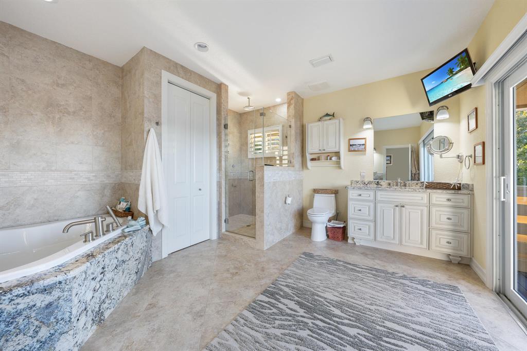 LIGHTHOUSE POINT - Residential