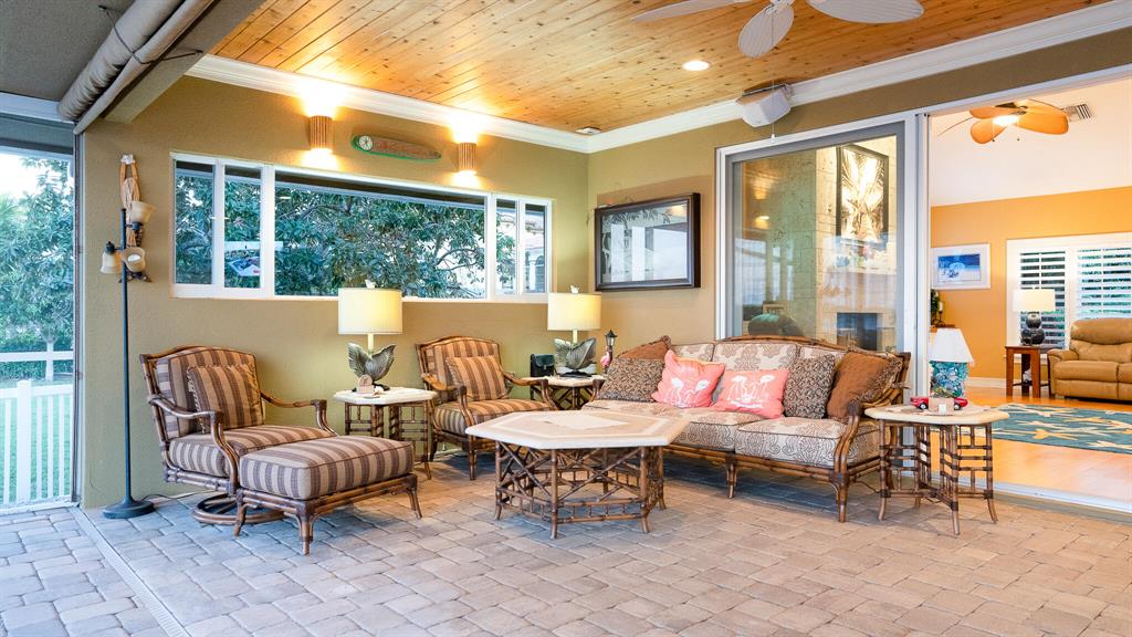 LIGHTHOUSE POINT - Residential