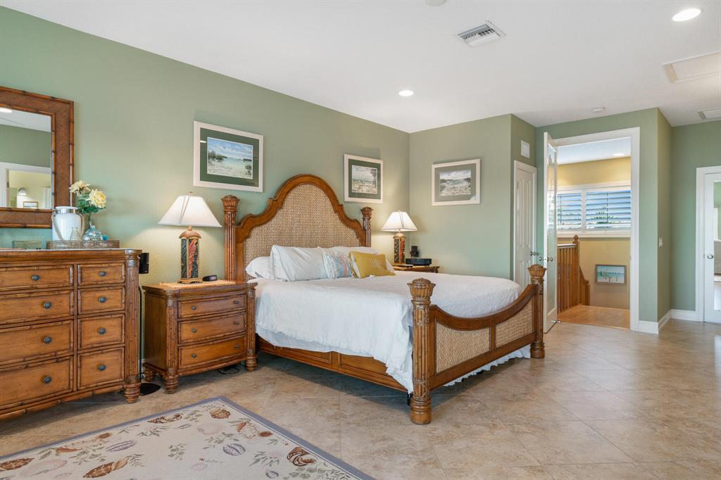 LIGHTHOUSE POINT - Residential