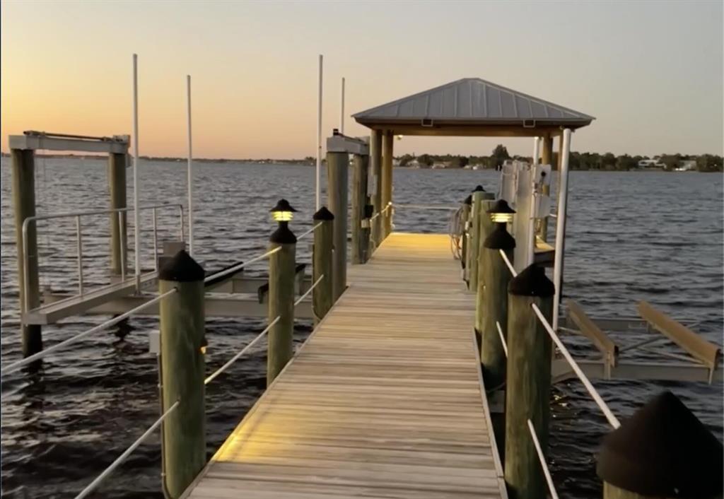 LIGHTHOUSE POINT - Residential