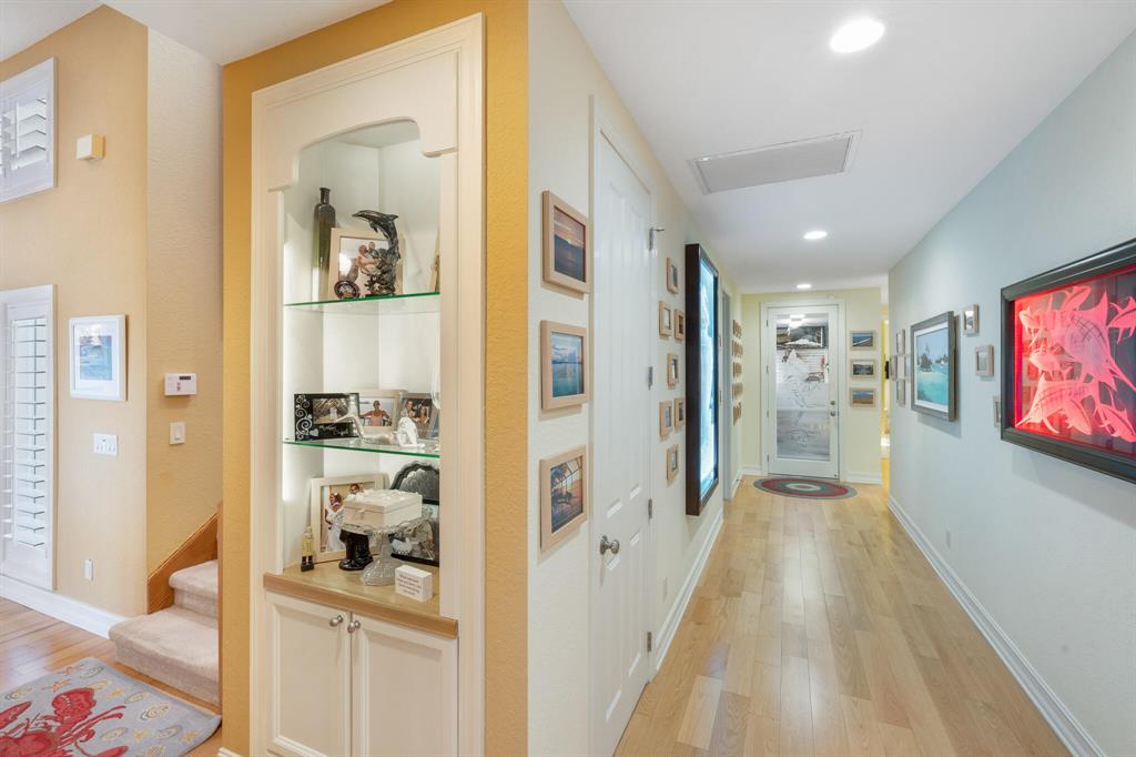 LIGHTHOUSE POINT - Residential