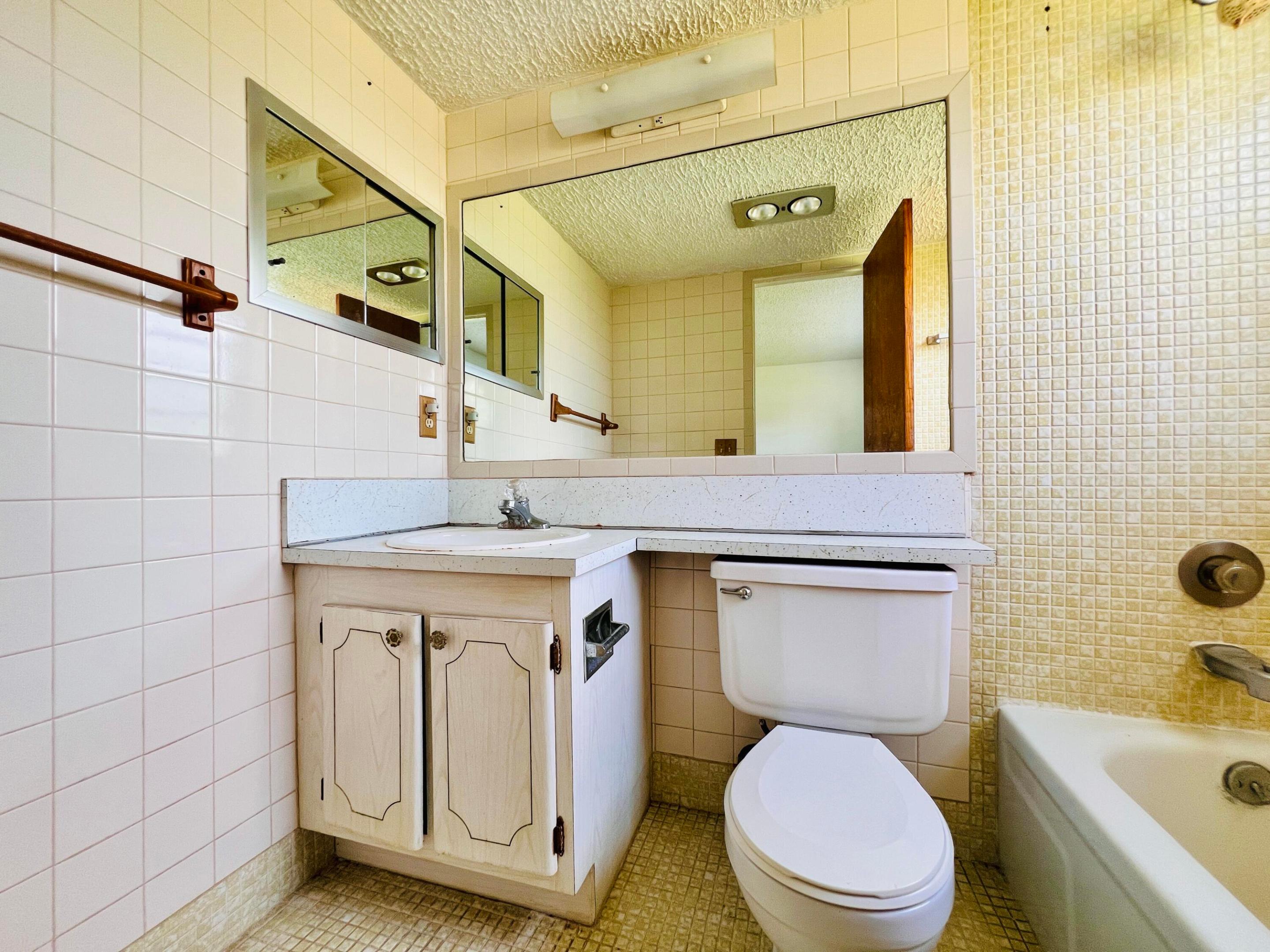 CENTURY VILLAGE - SUSSEX CONDO - Residential