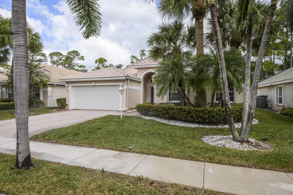 Photo of 172 Jones Creek Drive, Jupiter, FL 33458 (MLS # B26054928)