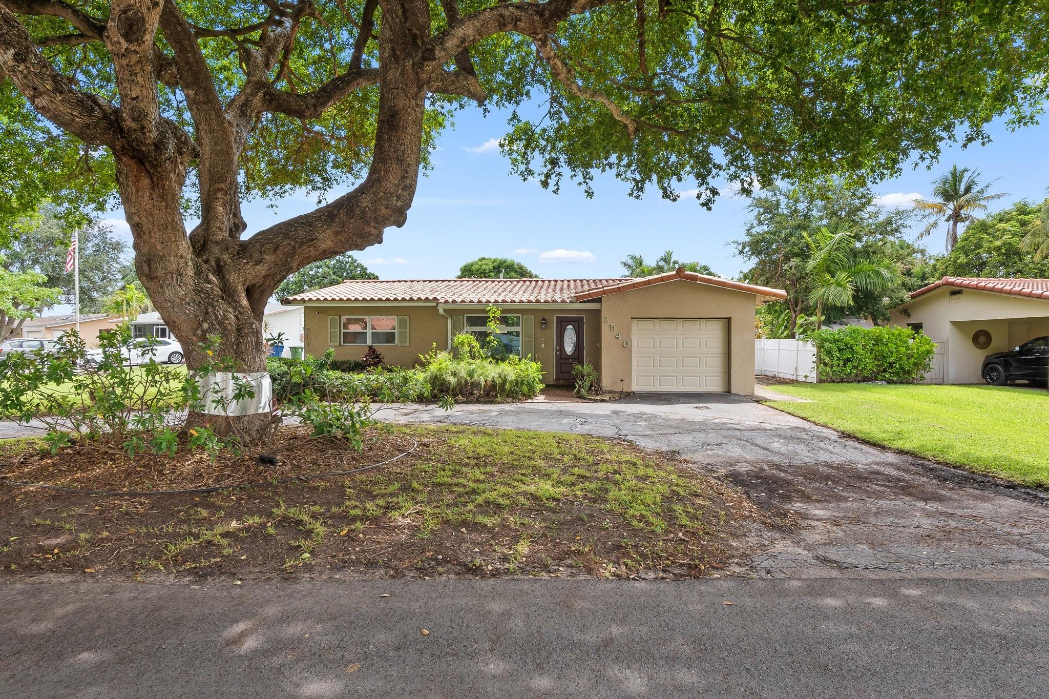 2540 NW 9th Ter