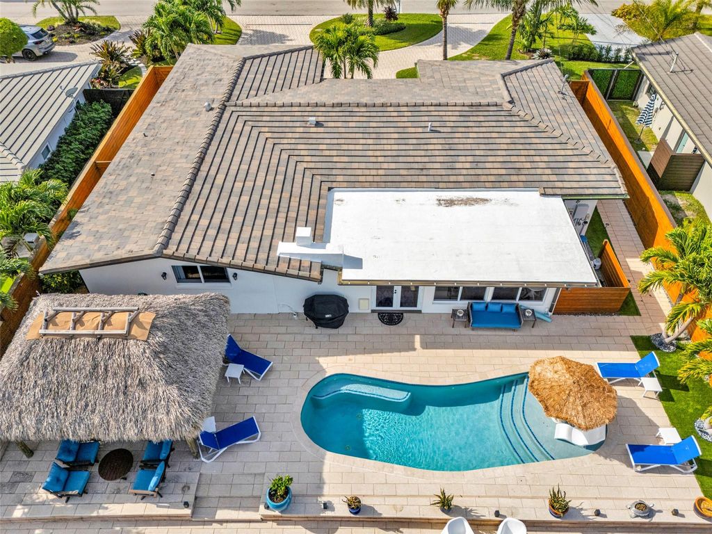 Photo of 4020 NE 16th Avenue, Oakland Park, FL 33334 (MLS # F10509827)