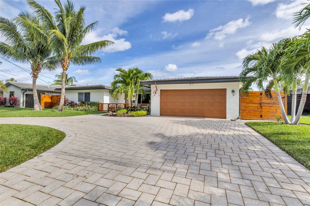 Photo of 4020 NE 16th Avenue, Oakland Park, FL 33334 (MLS # F10509827)