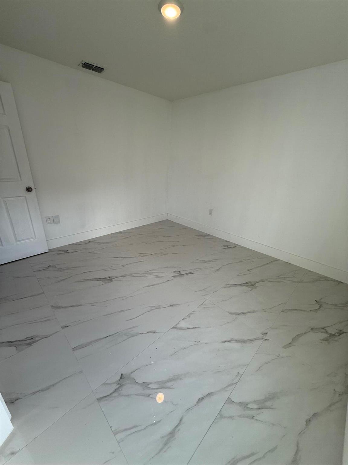 PORT ST LUCIE SECTION 17 - Residential Lease