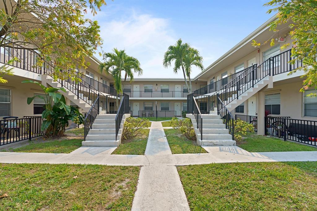 POINCIANA WEST COND - Residential