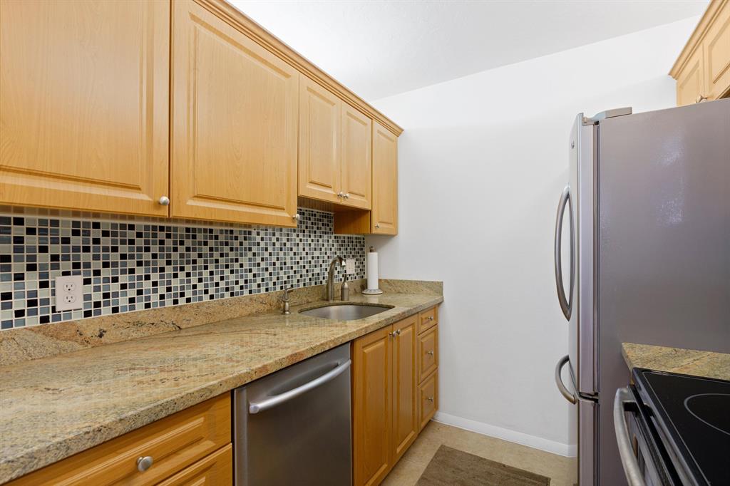 POINCIANA WEST COND - Residential