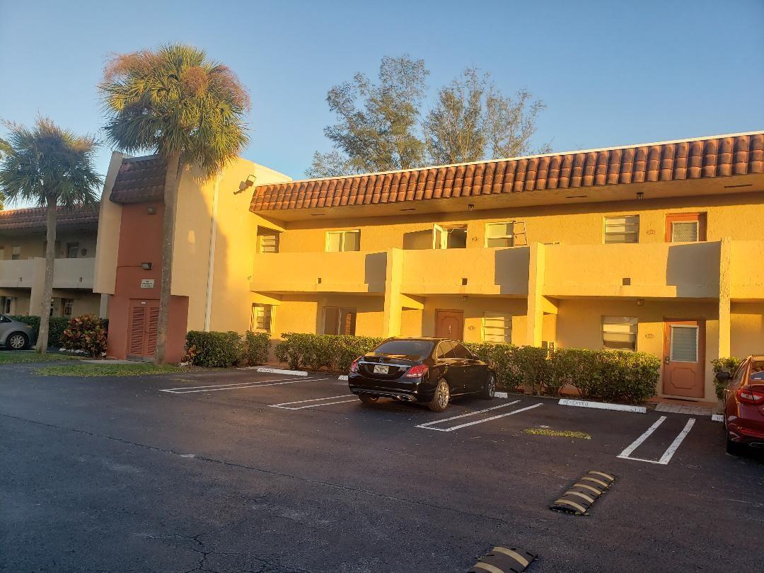 Lago Del Rey Condo 01-12 - Residential Lease