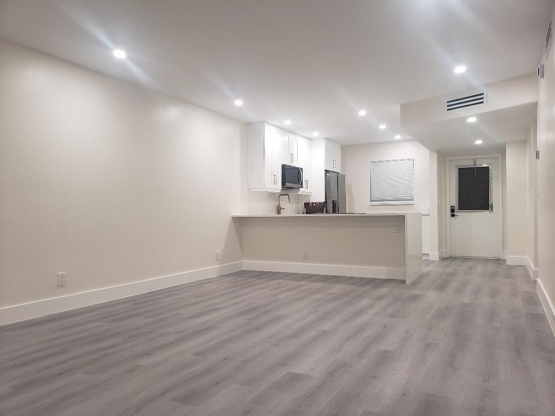 Lago Del Rey Condo 01-12 - Residential Lease