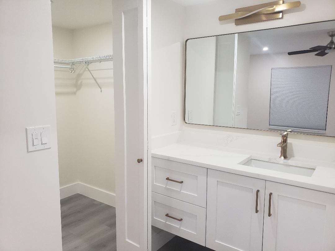 Lago Del Rey Condo 01-12 - Residential Lease