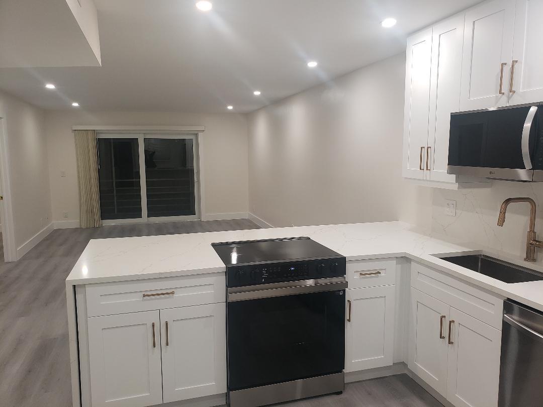 Lago Del Rey Condo 01-12 - Residential Lease