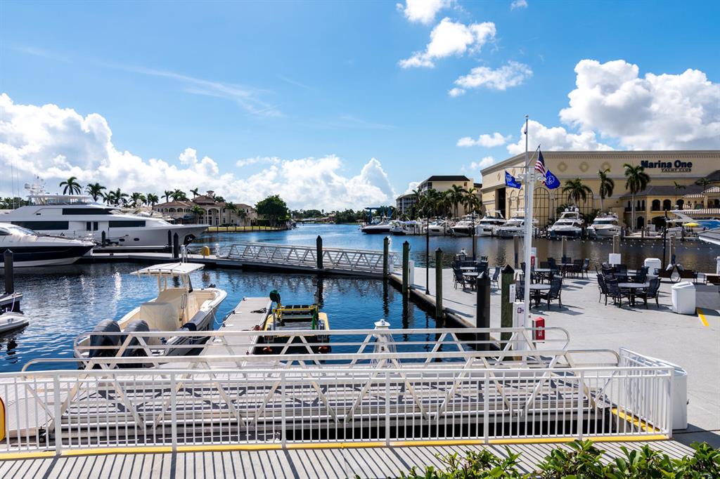 ROYAL PALM YACHT & COUNTR - Residential