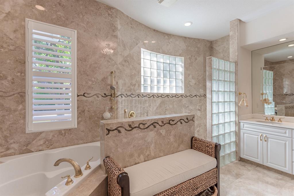 ROYAL PALM YACHT & COUNTR - Residential