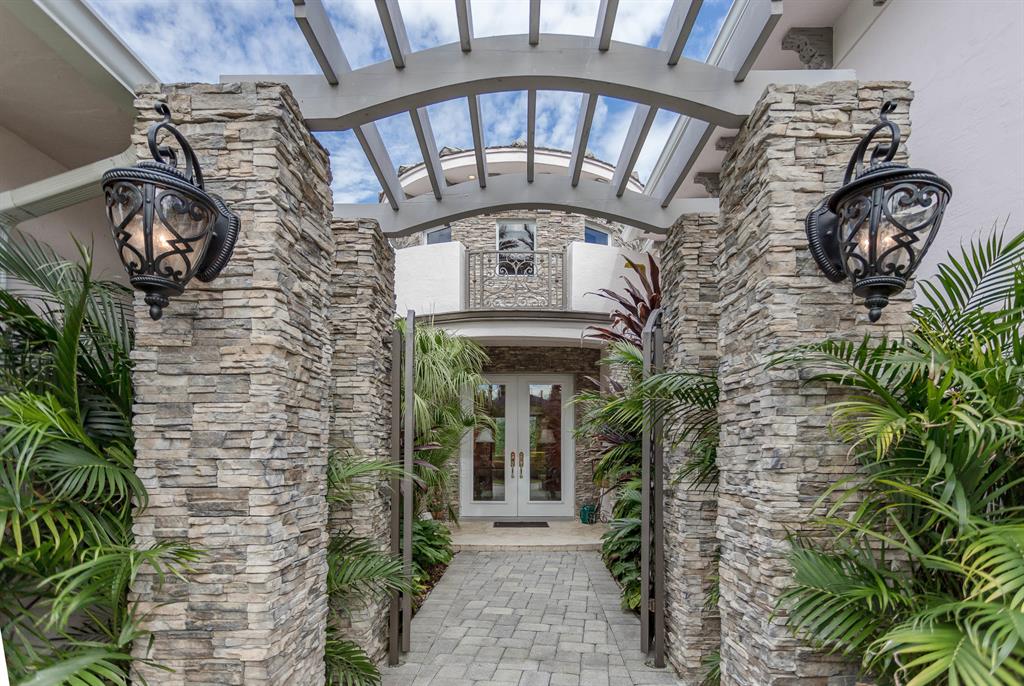 ROYAL PALM YACHT & COUNTR - Residential