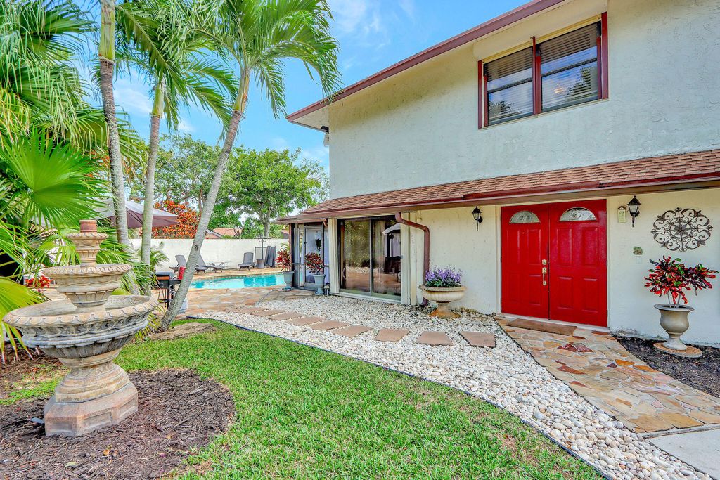 Photo of 201 SW 28th Avenue, Delray Beach, FL 33445 (MLS # R11166778)
