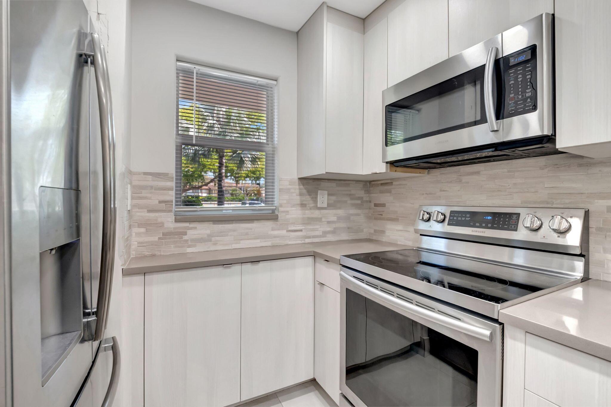 Boca House - Residential