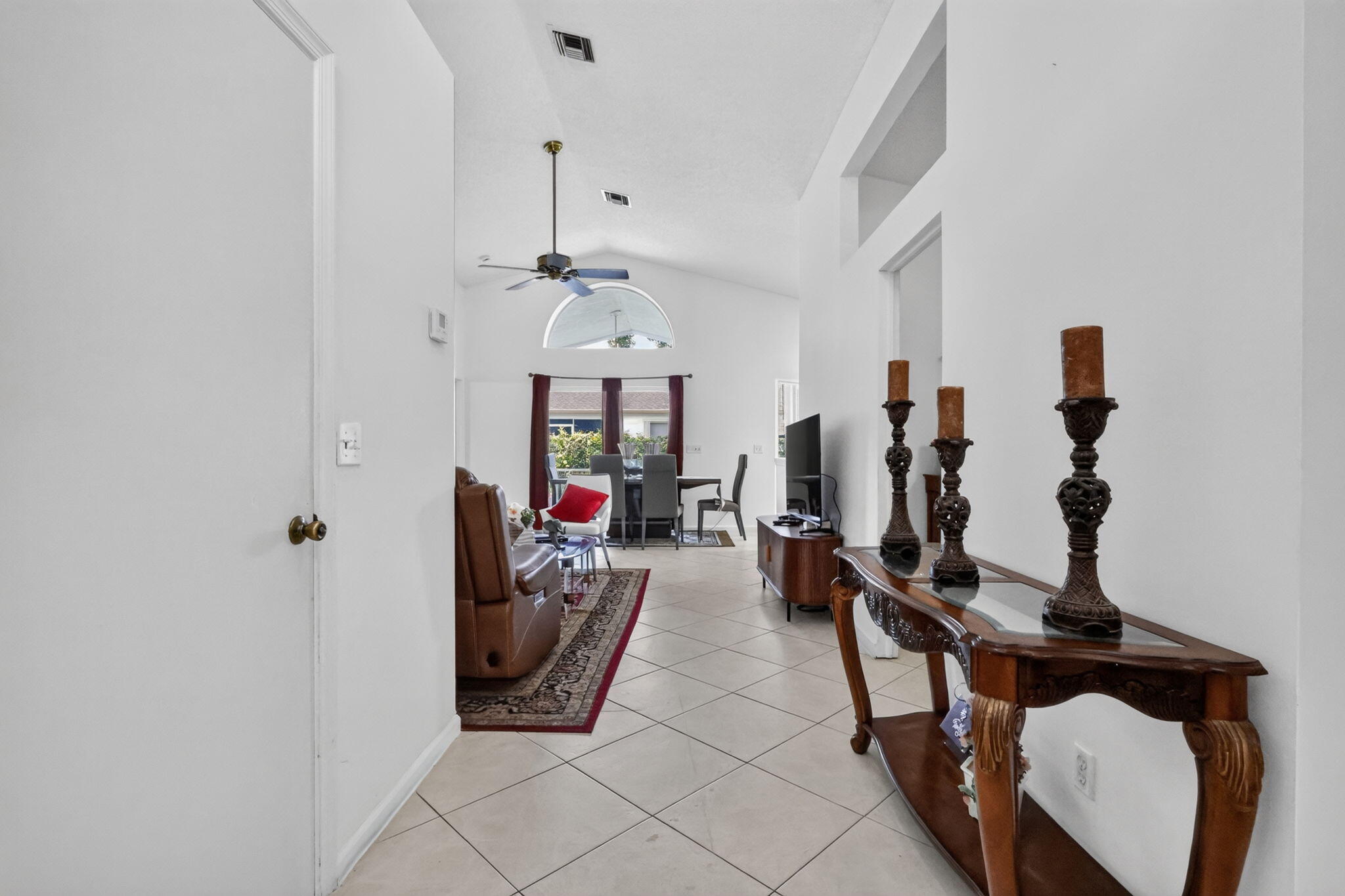 412 Trotters Lane