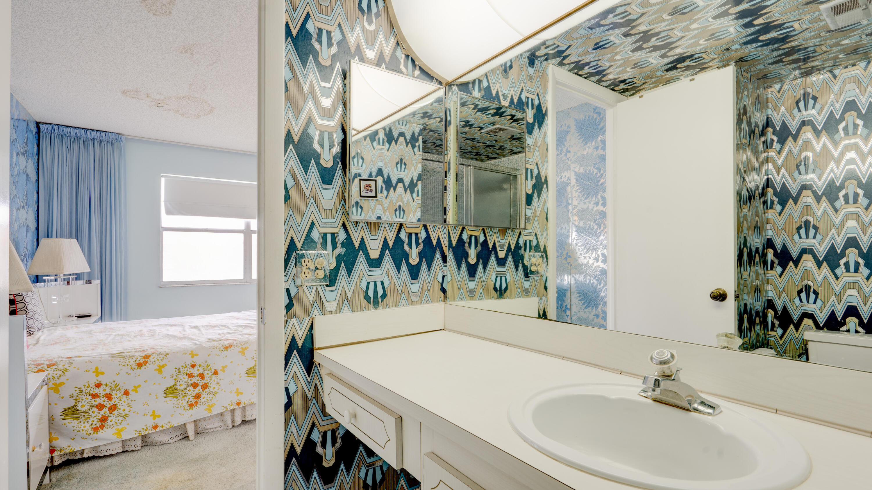 SUNRISE LAKES PHASE III - Residential