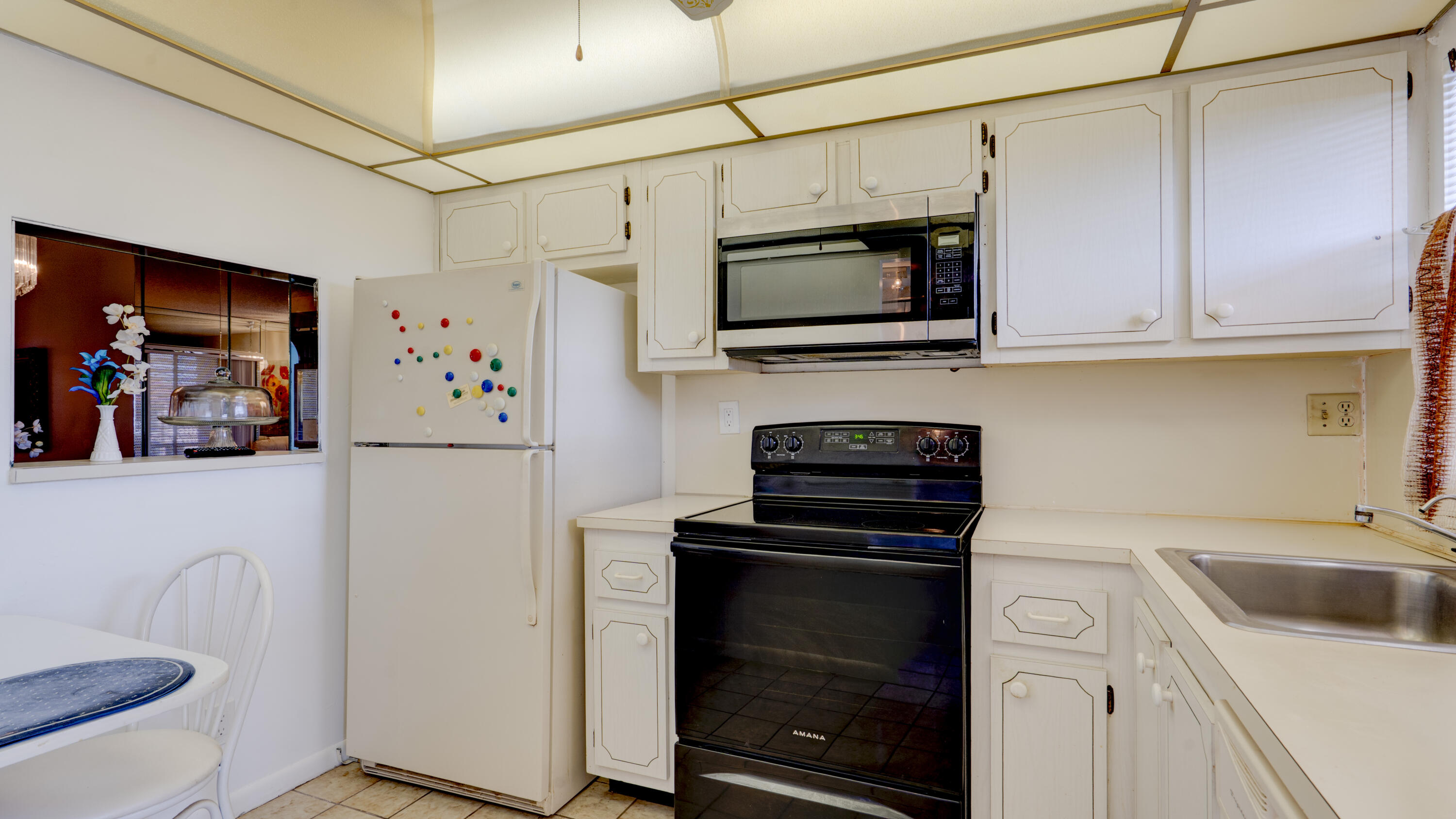 SUNRISE LAKES PHASE III - Residential