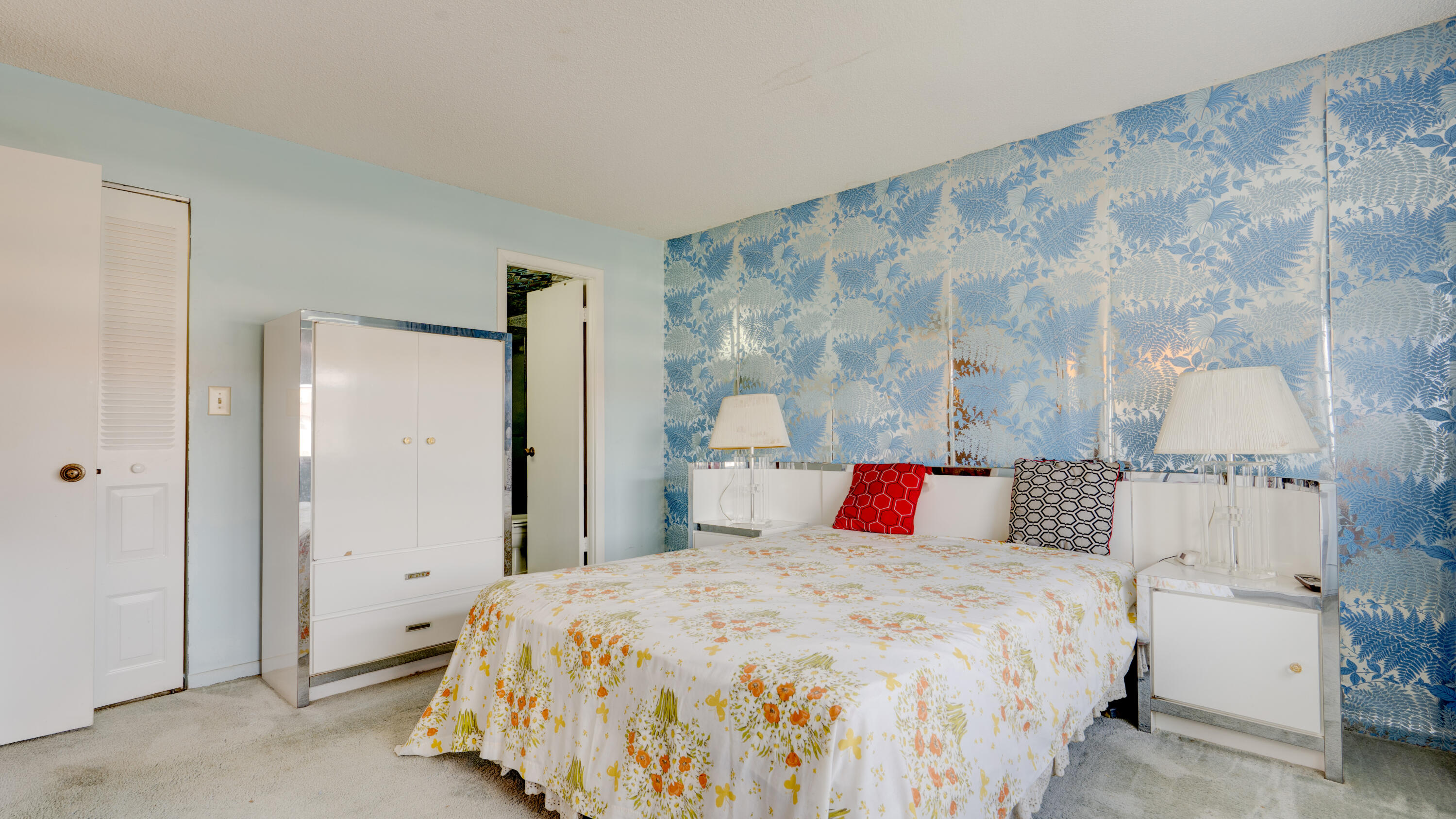 SUNRISE LAKES PHASE III - Residential