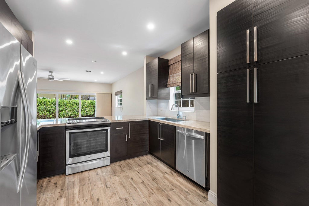 Photo of 620 NE 9TH Avenue #4, Fort Lauderdale, FL 33304 (MLS # B26080095)
