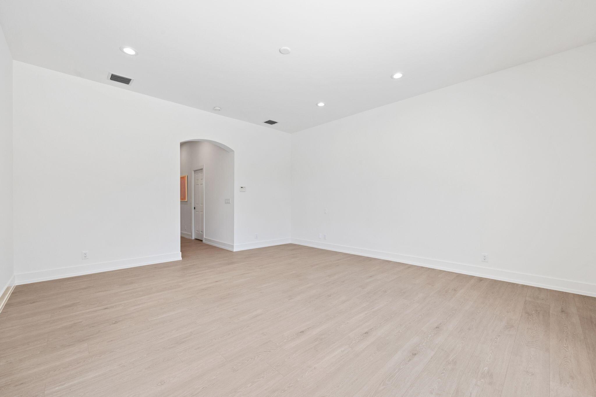 GOLF VILLAGE AT ADMIRALS - Residential